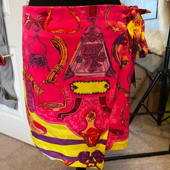 Akira Matching silk tie blouse and wrap skirt - Picture 4 of 5